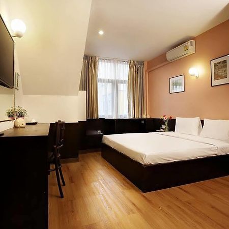 Baan Namtarn Guest House Bangkok Exterior photo