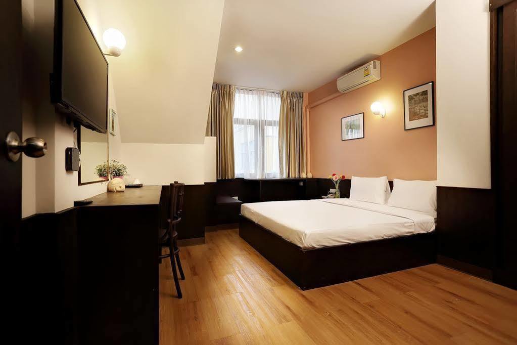 Baan Namtarn Guest House Bangkok Exterior photo